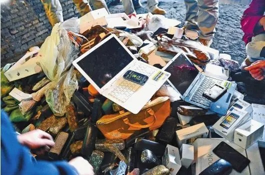 硬盤銷毀不當,公司機密一秒裸奔?這份保命指南一定要看! 硬盤銷毀不當,公司機密一秒裸奔?這份保命指南一定要看!